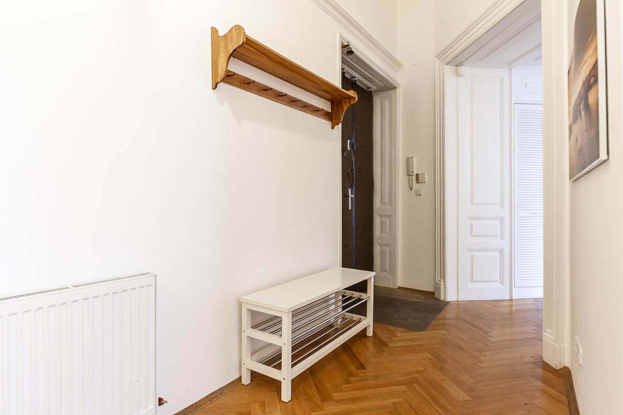 Royal Apartment By Charles Bridge View Of Saint Nicholas Church Прага Екстериор снимка