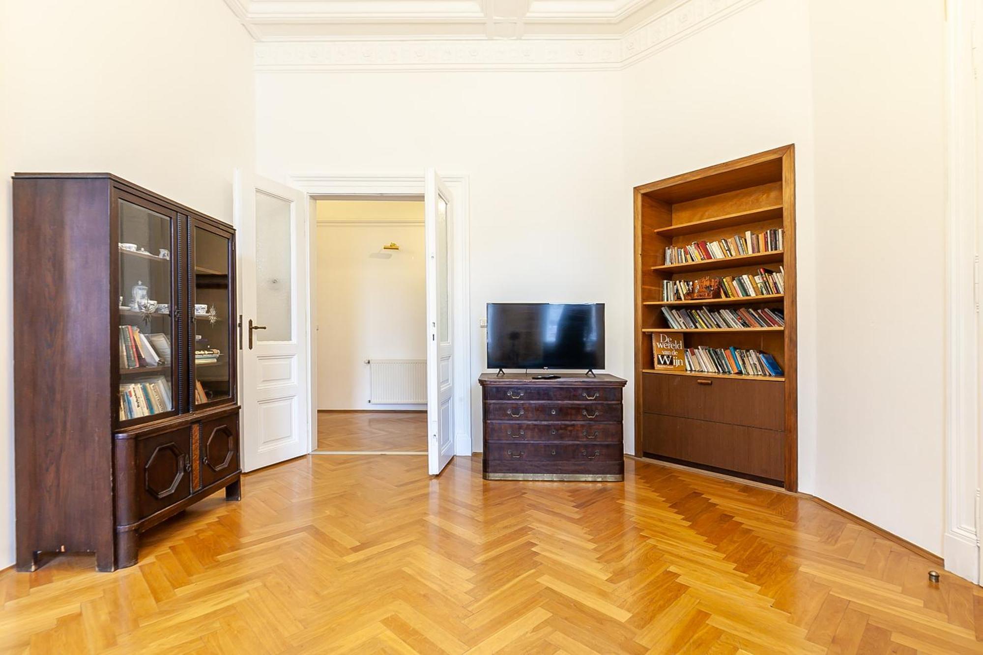 Royal Apartment By Charles Bridge View Of Saint Nicholas Church Прага Екстериор снимка